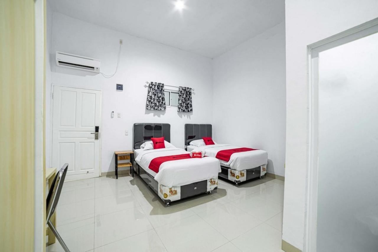 Wisma tamu Reddoorz Near Thamrin Plaza