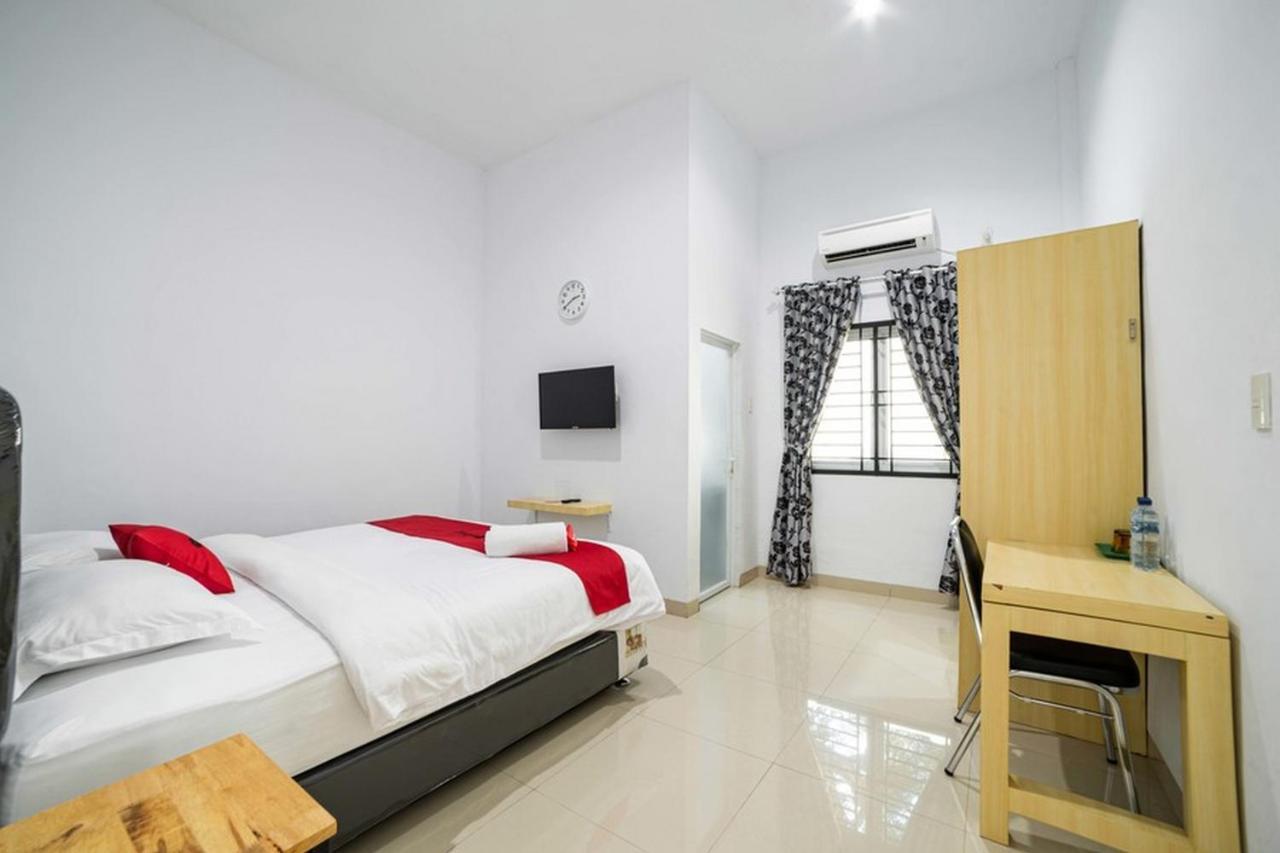 Reddoorz Near Thamrin Plaza 3*